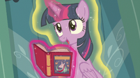 Twilight Sparkle "Spike, you're floating" S7E3