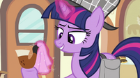 Twilight cleaning pipe's mouthpiece S2E24