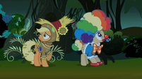 Applejack and Mayor in the wind S2E04
