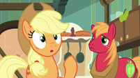 Applejack coming up with an idea S7E13