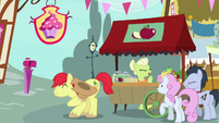 Bright Mac bowing to Pear Butter S7E13