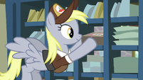 Derpy puts package on outgoing mail shelf S8E10