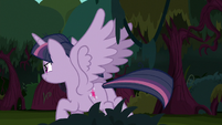 Fake Twilight flies off in search of the clones S8E13
