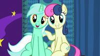 Lyra and Bon Bon taking a booth picture S8E5