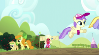 Orchard Blossom approaches the mud puddle S5E17