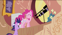 Pinkie Pie in front of telescope S2E20