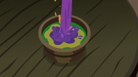 Snowfall pour one final potion to the wooden cup S06E08