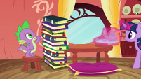 Spike counting the number of books S3E09