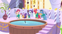 The Ponytones singing at the spa S4E14