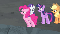 Pinkie inches over the cliff's edge S5E1