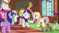 Rarity laughing amused S7E5