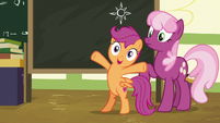 Scootaloo goes first for show-and-tell S9E12