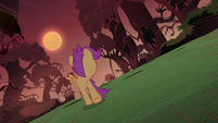 Scootaloo looks behind S3E06