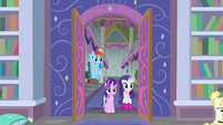 Starlight, Rarity, and Dash enter the library S8E17