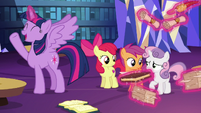 Twilight Sparkle "a full-scale research project!" S6E19