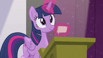 Twilight finds the right index card S5E25