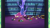 Twilight watching Rarity leave library S9E19