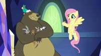 Fluttershy sings next to the bear S5E3