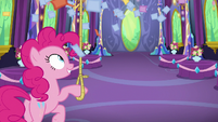 Pinkie quickly decorates the dining hall S7E1