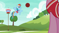 Rainbow lightly throws the ball to Pinkie S6E18