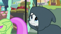 Rarity cries over being ignored S7E19
