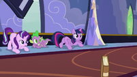 Twilight, Starlight, and Spike looking at Derpy S6E25