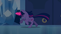 Twilight Sparkle about to teleport EG