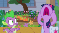 Twilight groans loudly with impatience S9E5