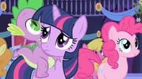 Twilight looking concerned S1E1