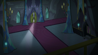 Fluttershy opening the door of the castle S5E21