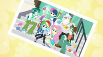 Photo of Rainbow Dash and the knitting club EGDS4