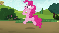 Pinkie Pie looking at Lyra off-screen S7E4