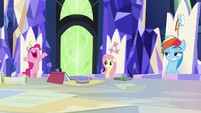 Pinkie excited to hang with geese S9E4