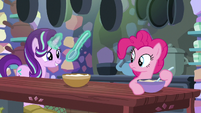 Starlight offers to bake with Pinkie Pie S6E21