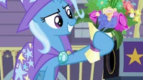 Trixie produces a bouquet of flowers S7E24.png (879 KB)