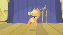 Applejack continues with her trick S1E06