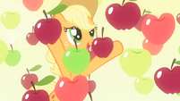 Applejack surrounded by the apples S4E07