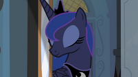 Luna nodding to Sweetie Belle S4E19