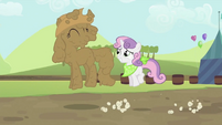 Rarity and Sweetie Belle hopping S2E05