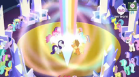 Hub Season Finale Promo with Rainbow Dash and Rarity's marked thrones visible