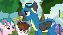 Thunderlane holding horseshoe in his mouth S7E21