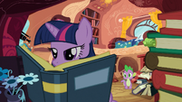 Twilight "mm-hmm" S03E09