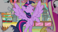 Twilight "this is the best prize ever!" S5E19