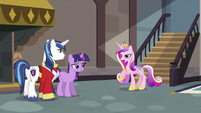 Cadance wants to talk with Shining Armor for a moment S2E25