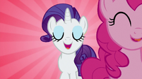 Rarity walking behind Pinkie Pie S7E2