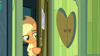 Applejack about to close the door S4E04