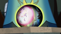 Crystal ball shows Mane Six defeating Sombra S9E2