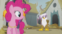 Pinkie sees Gilda S5E8