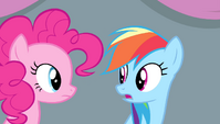 Rainbow "Cloudsdale has two ice archery finalists" S4E24