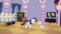 Rarity and Sweetie Belle angry at each other S2E05